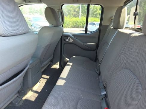 Used 2016 Nissan Frontier SV AWD/4WD image 11