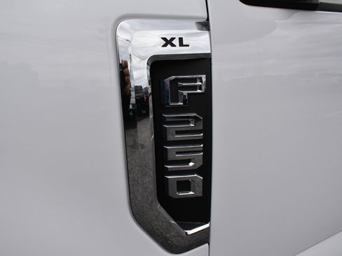 Used 2018 Ford F250 XL w/ Power Equipment Group image 44