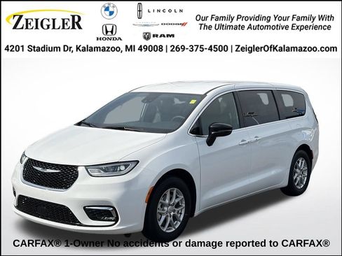 Used 2025 Chrysler Pacifica Select FWD image 1