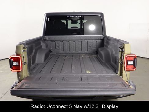 Used 2025 Jeep Gladiator Rubicon w/ Safety Group AWD/4WD image 17
