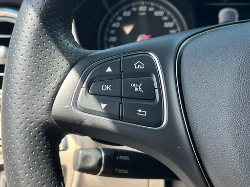 Used 2018 Mercedes-Benz C 300 4MATIC Sedan image 34