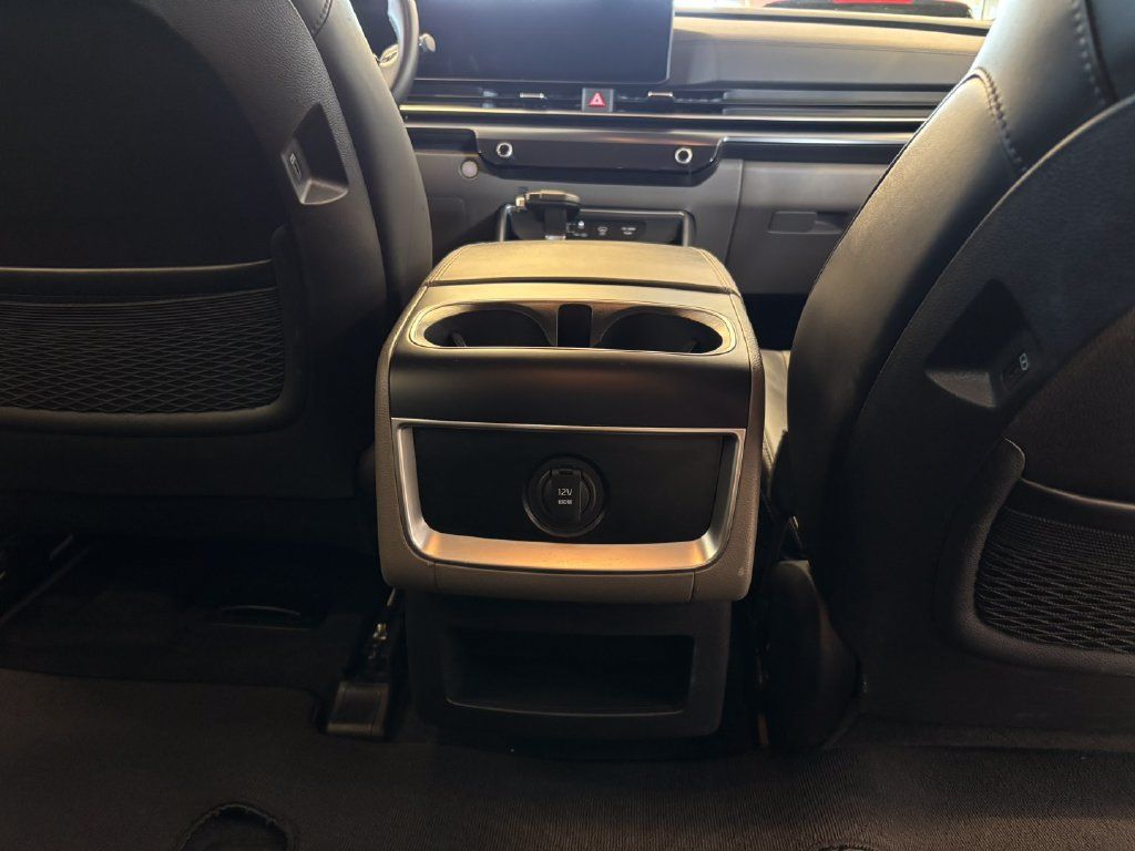 Used 2025 Kia Carnival FWD image 27