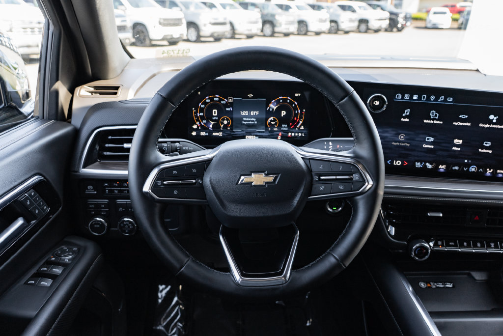 Used 2025 Chevrolet Tahoe Premier AWD/4WD image 15