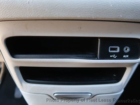 Used 2020 Chrysler Voyager Lxi FWD image 36