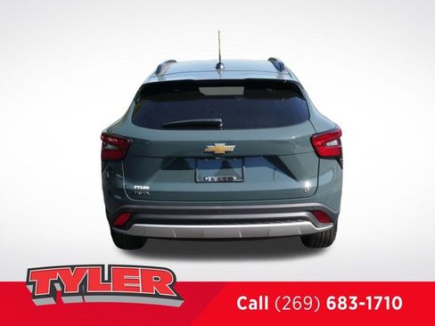 New 2025 Chevrolet Trax LT w/ Driver Confidence Package image 7