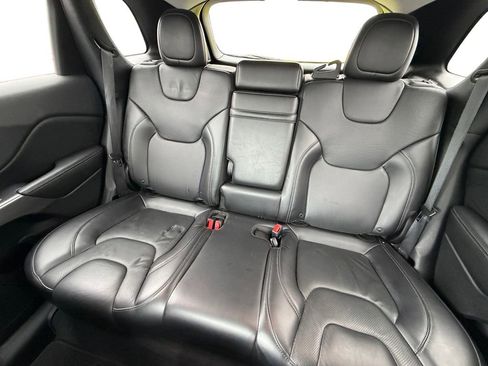 Used 2019 Jeep Cherokee Limited AWD/4WD image 24