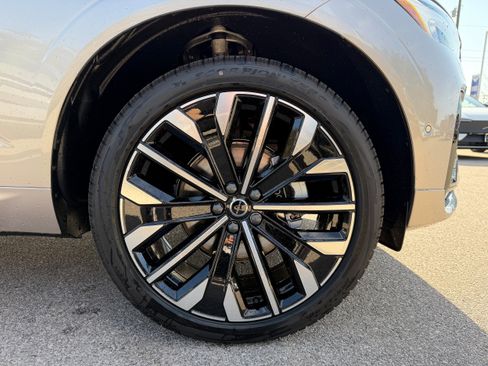 New 2026 Volvo XC60 B5 Ultra w/ Protection Package Premier image 7