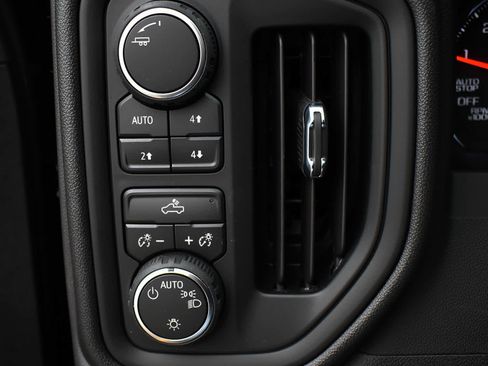 New 2026 Chevrolet Silverado 1500 Custom Trail Boss w/ LPO, Dark Essentials Package AWD/4WD image 19