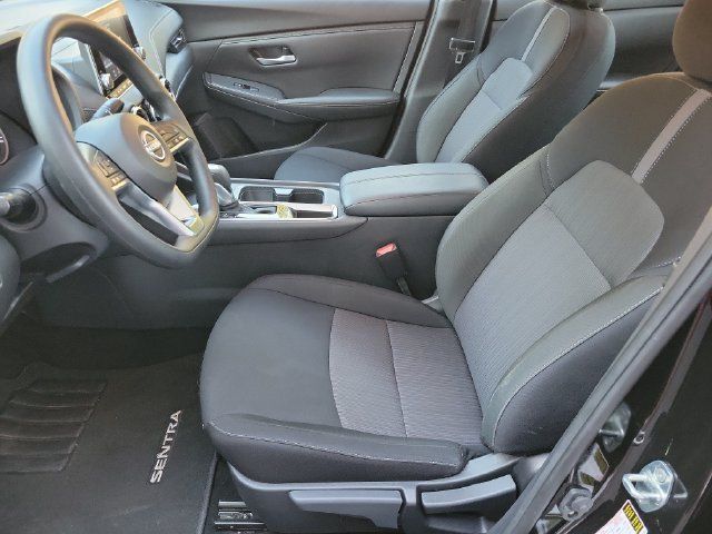Used 2025 Nissan Sentra SV FWD image 9