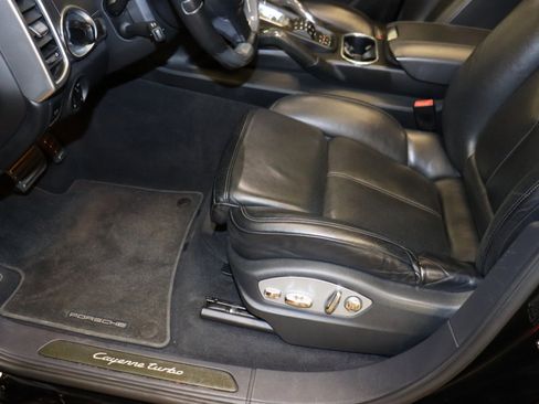 Used 2012 Porsche Cayenne Turbo image 14