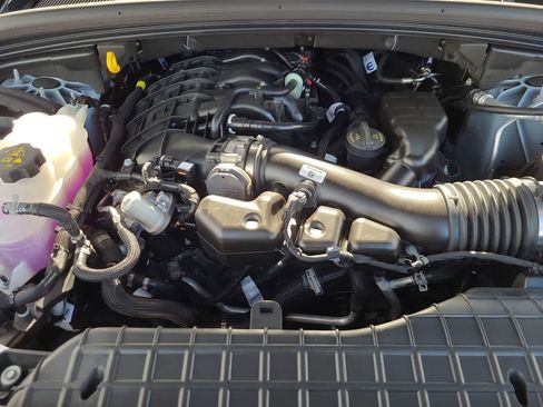 New 2025 Jeep Grand Cherokee L Altitude image 17