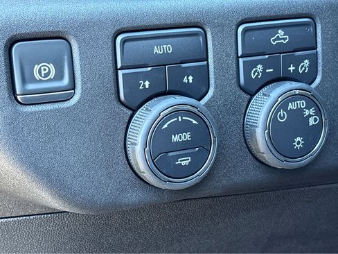 New 2025 Chevrolet Silverado 1500 LT image 13