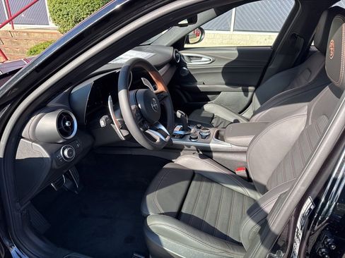 New 2025 Alfa Romeo Giulia AWD w/ Driving Assist Package image 11