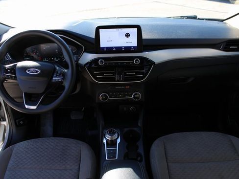 Used 2020 Ford Escape SE image 16