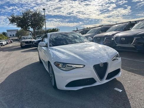 Used 2020 Alfa Romeo Giulia Ti w/ Quick Order Package 22Z Lusso image 5