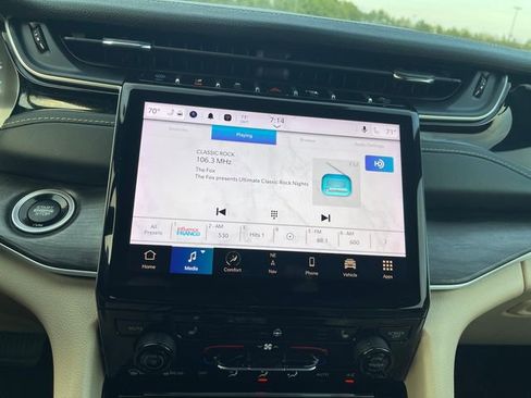 Used 2023 Jeep Grand Cherokee 4WD 4xe image 22