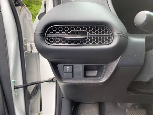 Used 2023 Honda HR-V LX image 14