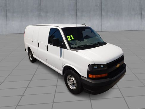 Used 2021 Chevrolet Express 2500 RWD image 2