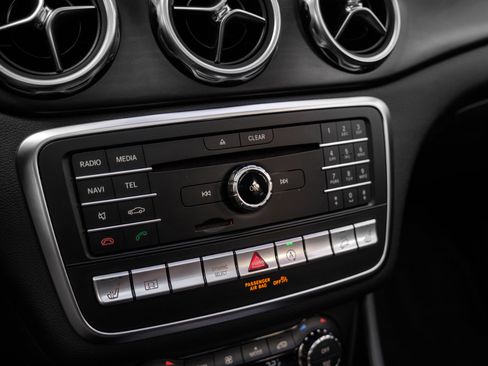 Used 2018 Mercedes-Benz GLA 250 4MATIC image 23