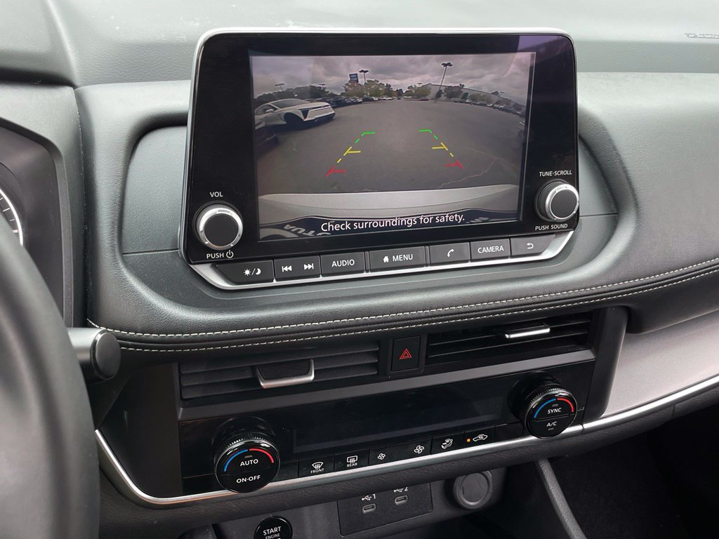 Used 2025 Nissan Rogue SV AWD/4WD image 18