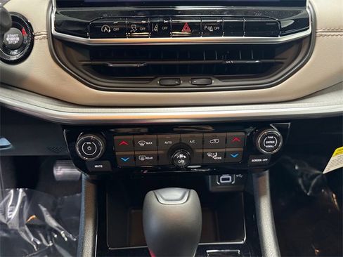 New 2026 Jeep Compass Limited image 3