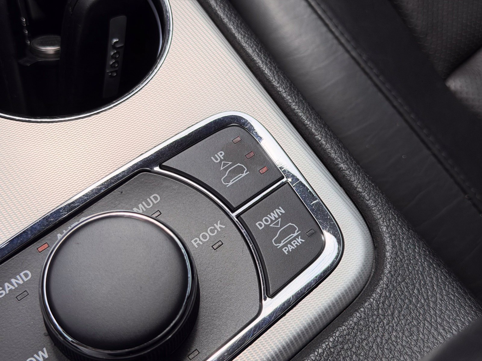 Used 2018 Jeep Grand Cherokee Summit w/ Platinum Series Group AWD/4WD image 19