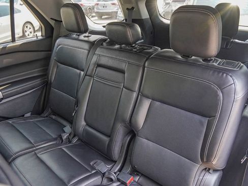 Used 2023 Ford Explorer Limited image 40