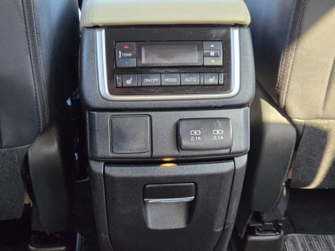 Used 2022 Subaru Ascent Limited AWD/4WD image 35