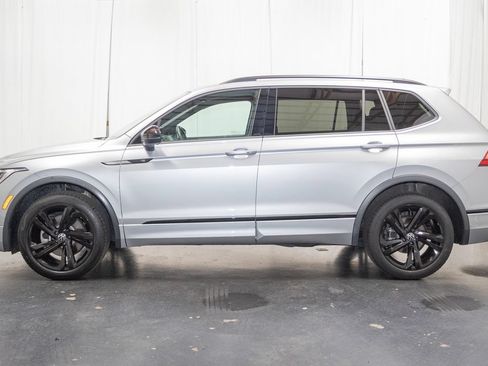Used 2023 Volkswagen Tiguan SE R-Line AWD/4WD image 5