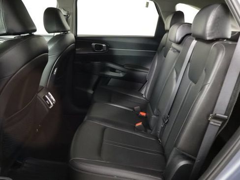 Used 2021 Kia Sorento S w/ Panoramic Sunroof Package FWD image 16