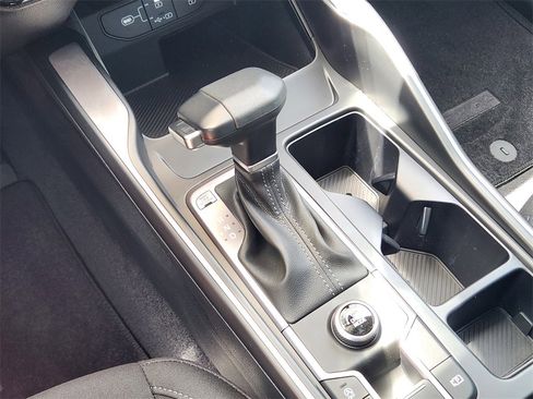 New 2025 Kia Sorento LX image 13