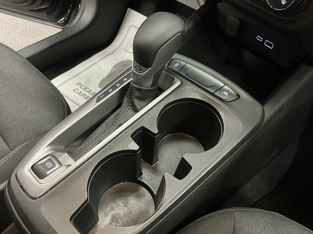 Used 2025 Chevrolet Trax LS w/ LS Convenience Package FWD image 17