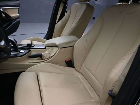 Used 2017 BMW 330i Sedan image 18