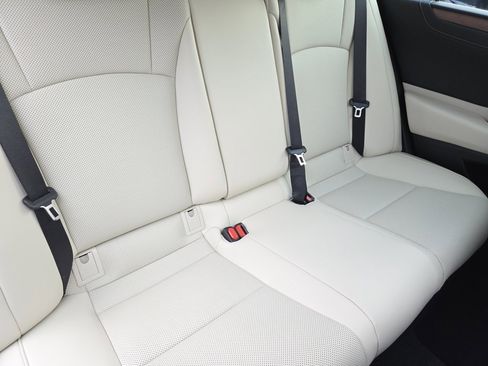 Used 2025 Lexus ES 350 w/ Premium Package FWD image 31
