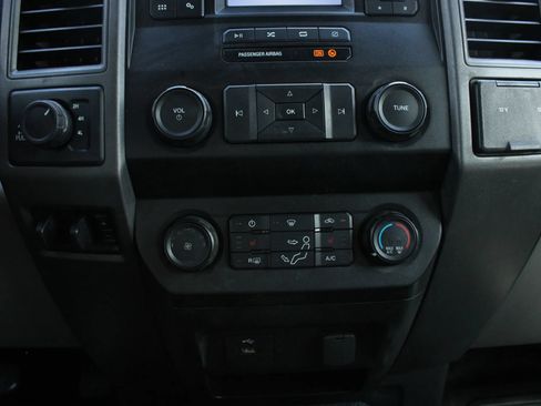 Used 2020 Ford F250 XL w/ Power Equipment Group AWD/4WD image 18