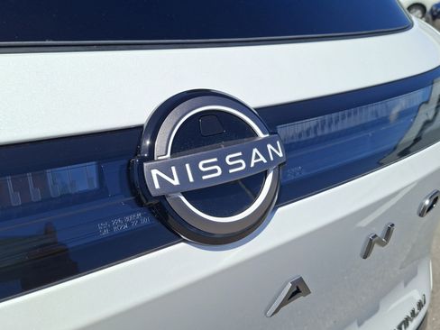 New 2026 Nissan Murano Platinum AWD/4WD image 16