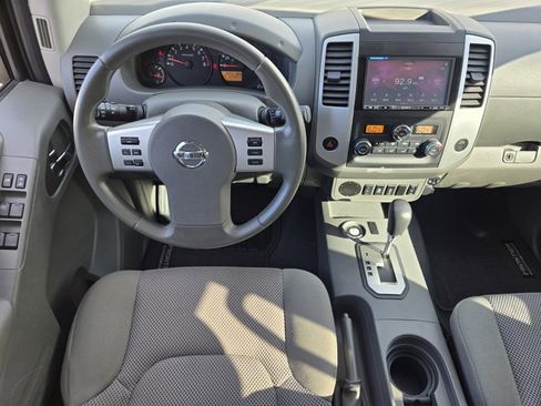 Used 2020 Nissan Frontier SV w/ Midnight Edition Floor Mats image 25