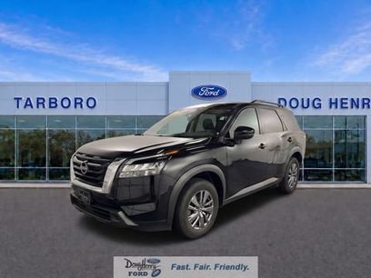 Used 2025 Nissan Pathfinder SV