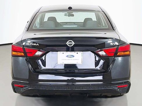 Used 2022 Nissan Altima 2.5 SV FWD image 11