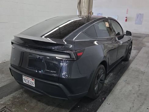 Used 2026 Tesla Model Y AWD image 6