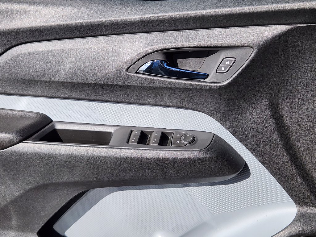 New 2027 Chevrolet Bolt RS w/ Technology Package FWD image 7