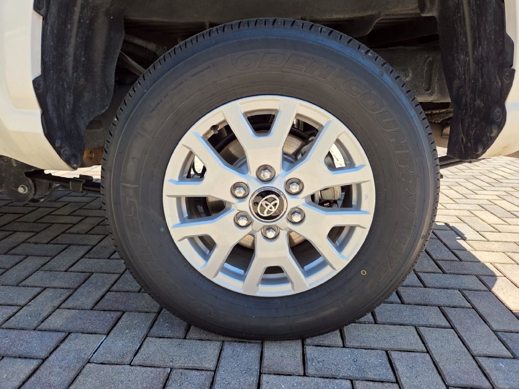 Certified 2024 Toyota Tacoma SR AWD/4WD image 19