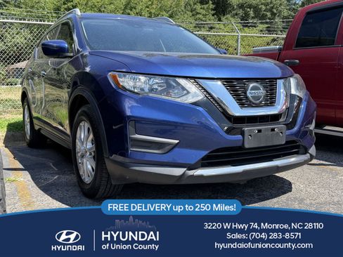 Used 2019 Nissan Rogue SV FWD image 1