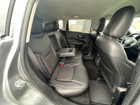 Used 2018 Jeep Compass Latitude w/ Cold Weather Group image 16