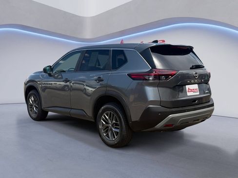 Used 2023 Nissan Rogue S AWD/4WD image 3