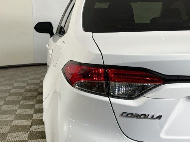 Used 2025 Toyota Corolla LE FWD image 34