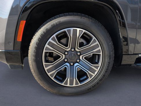 Used 2024 Jeep Wagoneer L 4WD w/ Premium Group I image 26