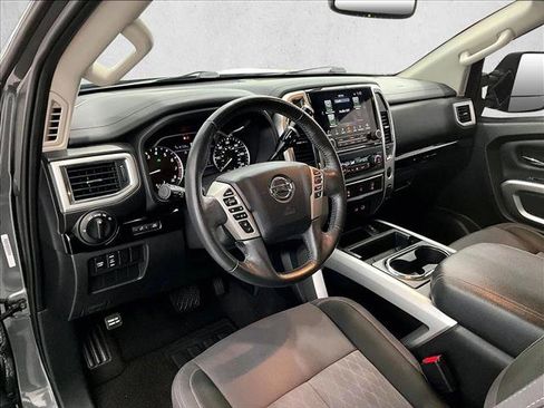 Used 2021 Nissan Titan SV w/ SV Convenience Package RWD image 14
