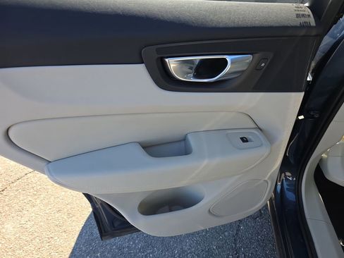 Used 2023 Volvo XC60 B5 Plus w/ Climate Package image 17