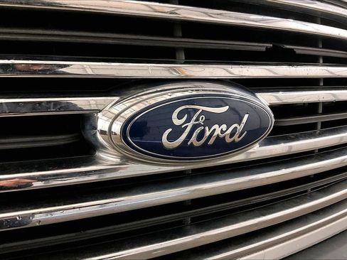 Used 2016 Ford Transit 250 148 Medium Roof w/ Exterior Upgrade Package image 28